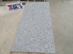 Carreaux de pavé de sol en granit blanc et gris