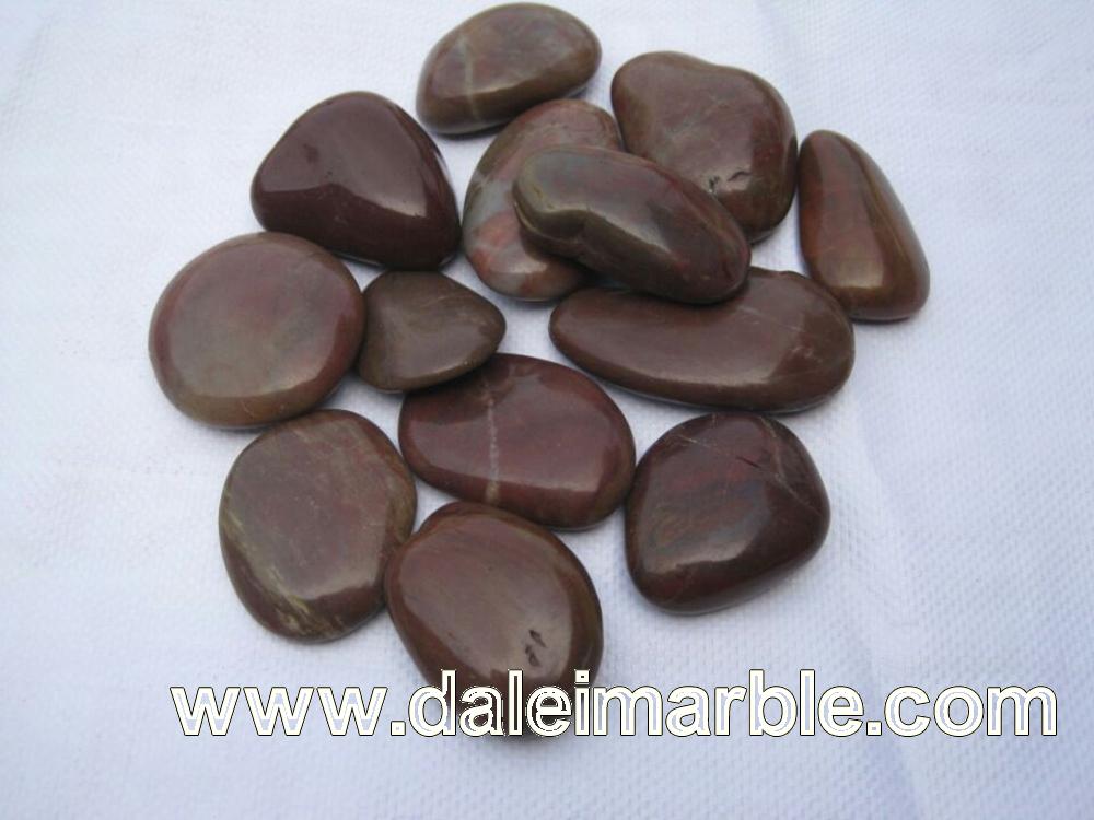 red pebbles tile