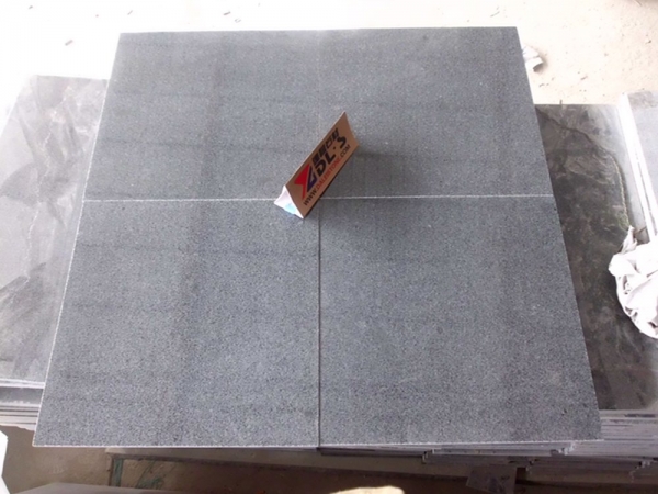 carreaux calibrés de revêtement de mur de granit g654 poli
