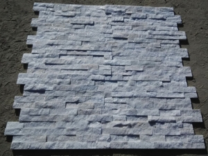 mur en pierre naturelle de quartzite blanche