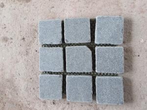 Pavé G654 granité gris foncé