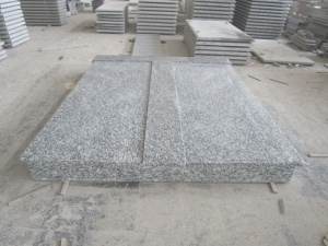Spray White Granite Slovaquie Design Cemetery Monuments