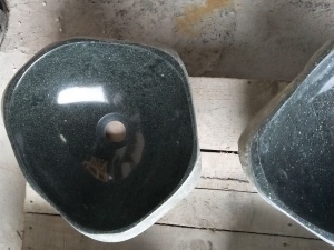 Évier de lavage de la salle de bains en pierre naturelle poli