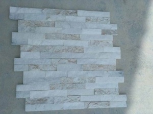 Placage de pierre cultivée avec quartzite fendue, blanc, soie doré