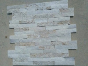 Placage de pierre cultivée avec quartzite fendue, blanc, soie doré