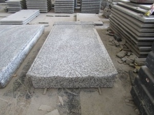 Pierre tombale polie de granit gris de style de la Slovaquie G439 gris