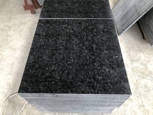 Carreaux de sol en granit noir hautement poli d'Angola