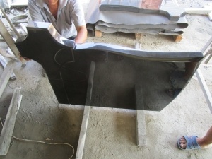 Pierre tombale adaptée aux besoins du client de pierre tombale polonaise de granit noir