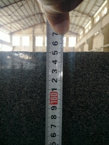 La dalle de granit du granit G654 gris-foncé a poli le revêtement de sol de dalles de granit G654 coupé à la taille