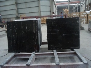 Carreaux de marbre argentés de Portoro Dalles de marbre argentées noires de dragon noir coupées à la taille