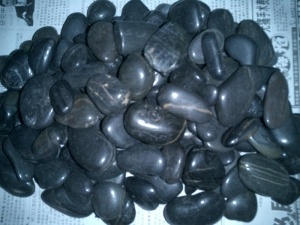 couleur noire galets polis naturels pierres de rivière