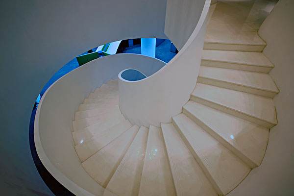 analyse des avantages et inconvénients des escaliers en marbre et en granit